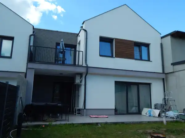 Eladó újszerű ingatlan, Tatabánya 5 szoba 110 m² 108 M Ft