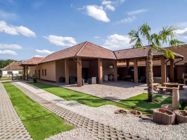 Eladó újszerű ingatlan, Tengelic 4 szoba 132 m² 74.9 M Ft