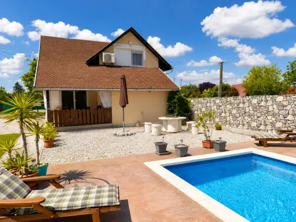 Eladó újszerű ingatlan, Tiszanána 1+4 szoba 80 m² 64.9 M Ft