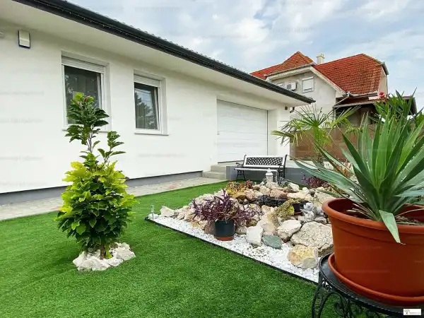 Eladó újszerű ingatlan, Tököl 3 szoba 150 m² 164.9 M Ft