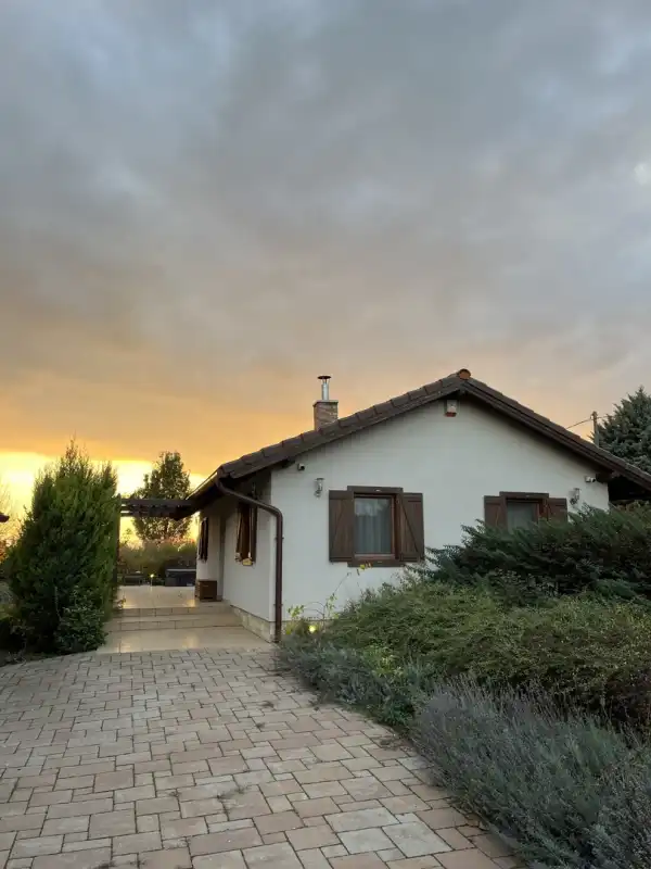 Eladó újszerű ingatlan, Tordas 3 szoba 75 m² 84.8 M Ft
