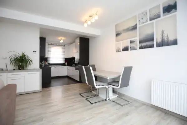 Eladó újszerű ingatlan, Vác 3 szoba 80 m² 94.9 M Ft