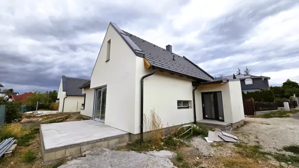 Eladó újszerű ingatlan, Vonyarcvashegy 4 szoba 122 m² 139 M Ft