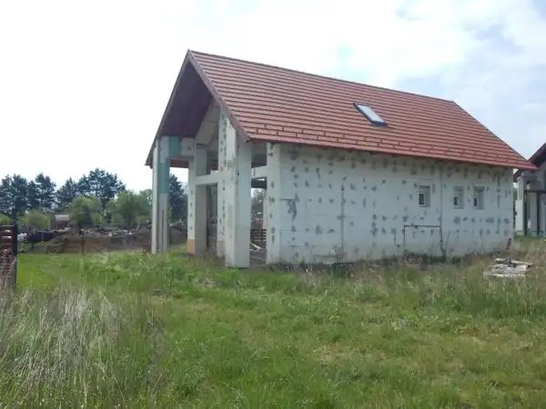 Eladó újszerű ingatlan, Zánka 2+2 szoba 98 m² 89 M Ft