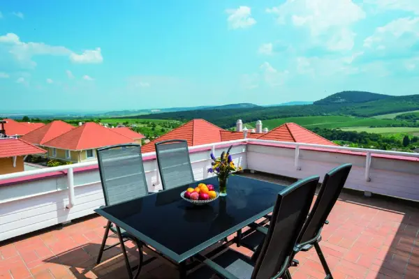 Eladó újszerű ipari ingatlan, Dunaszentmiklós 60 szoba 4083 m² 1459 M Ft