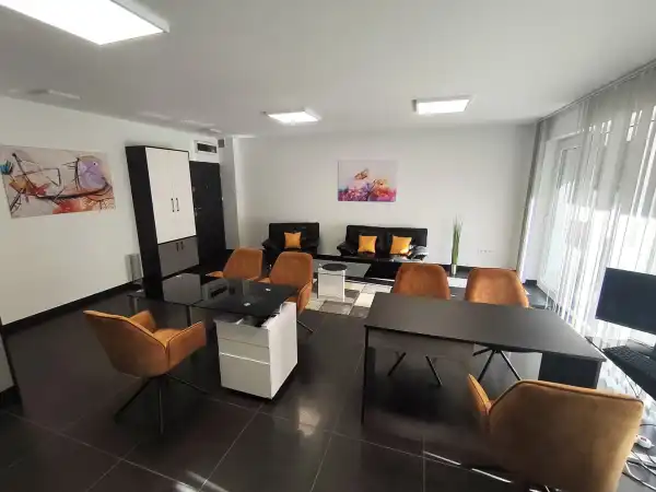 Eladó újszerű iroda, Komárom 41 m² 45 M Ft + Áfa