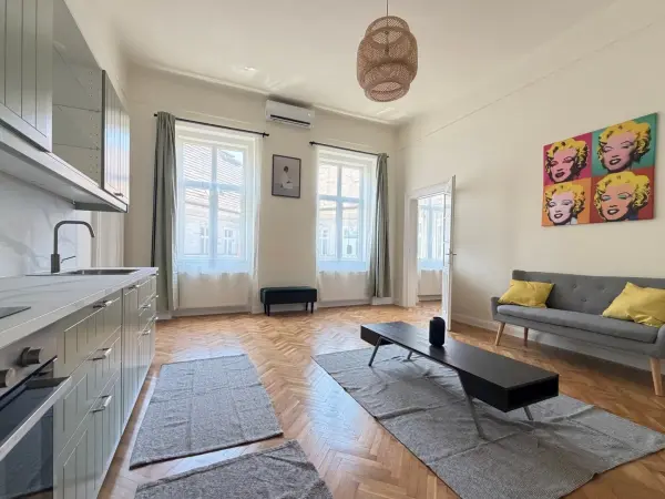 Eladó újszerű lakás, Budapest, VI. kerület 3 szoba 70 m² 129.9 M Ft