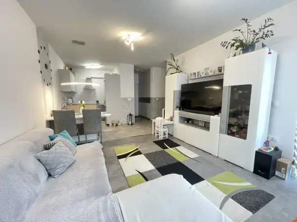 Eladó újszerű lakás, Eger 4 szoba 79 m² 87.7 M Ft