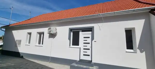 Eladó újszerű lakás, Paks 3 szoba 86 m² 53 M Ft