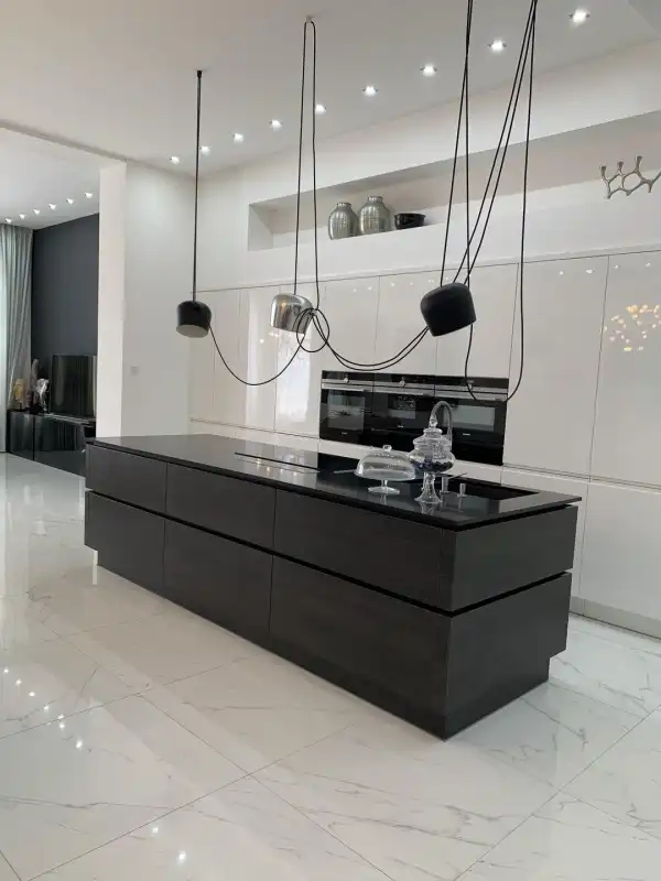 Eladó újszerű lakás, Vác 3 szoba 150 m² 169 M Ft