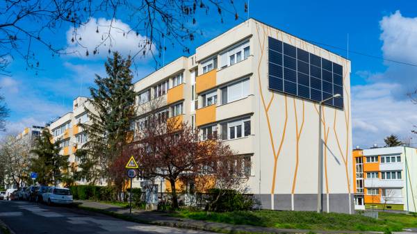 eladó újszerű panel lakás, Szentendre