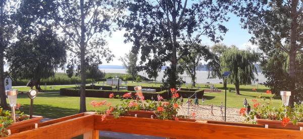 eladó újszerű panzió, Balatonberény
