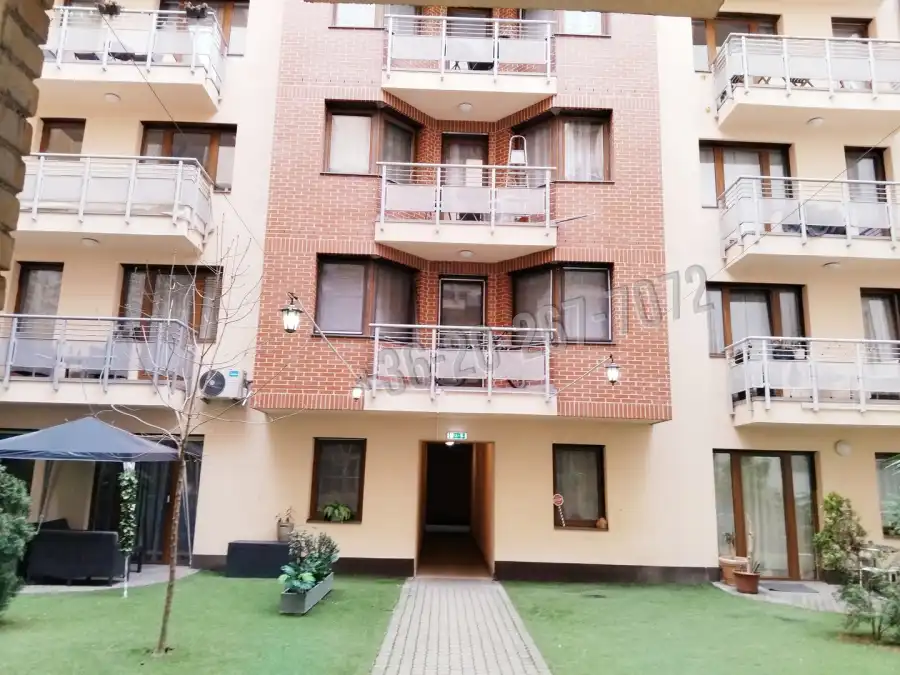 eladó újszerű téglalakás, Budapest, VI. kerület