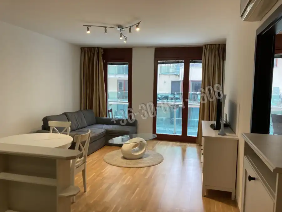 eladó újszerű téglalakás, Budapest, XIII. kerület