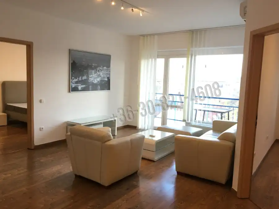 eladó újszerű téglalakás, Budapest, XIV. kerület