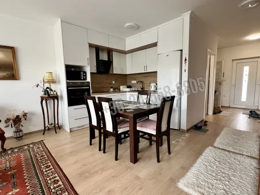 eladó újszerű téglalakás, Gárdony