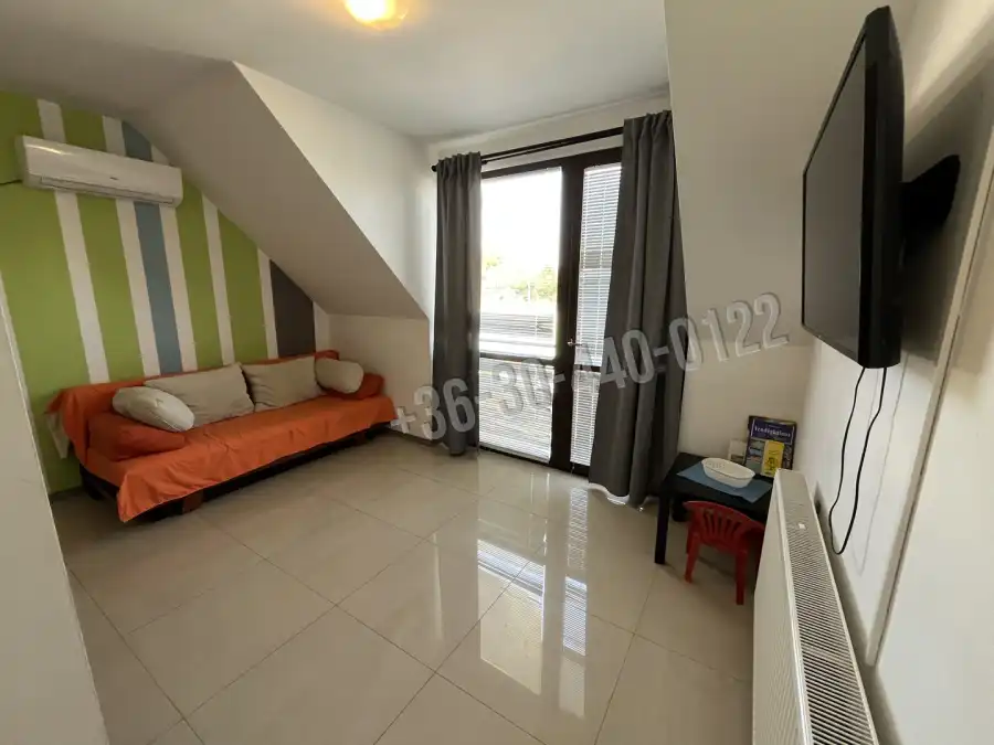 eladó újszerű téglalakás, Hajdúszoboszló