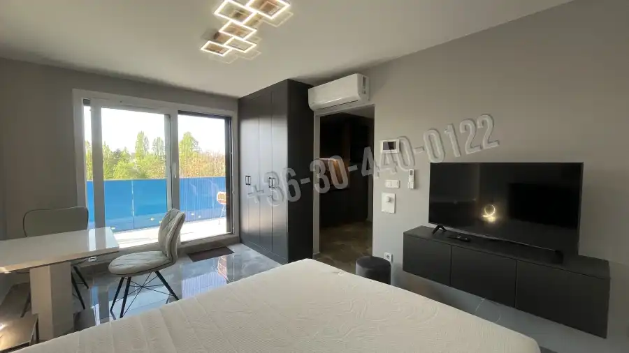 eladó újszerű téglalakás, Hajdúszoboszló