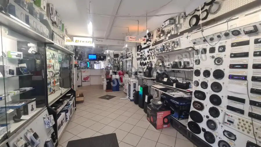 eladó üzlet, Dunaújváros