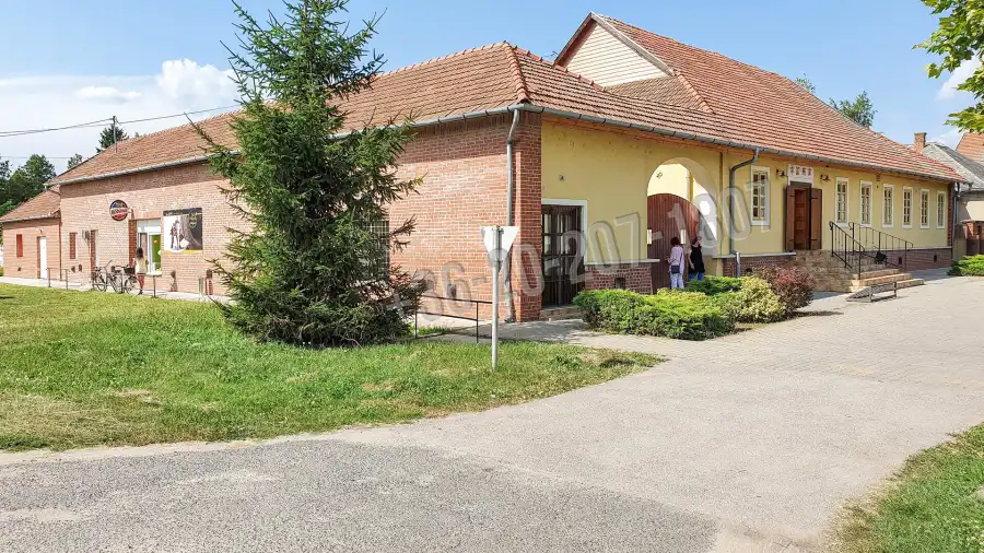 eladó üzlet, Kétegyháza