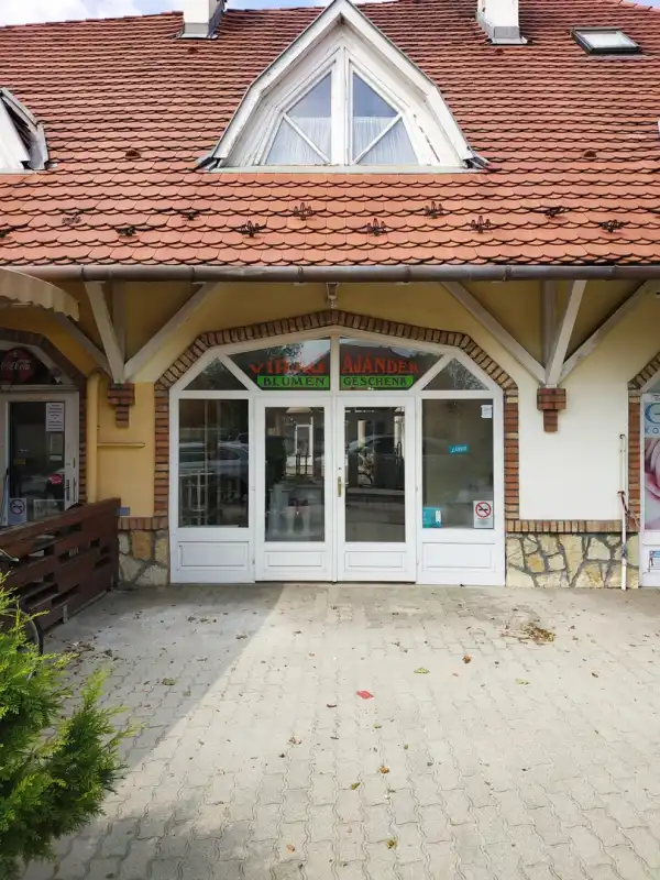 Eladó üzlethelyiség utcai bejáratos, Balatonmáriafürdő 1+1 szoba 80 m² 49.5 M Ft