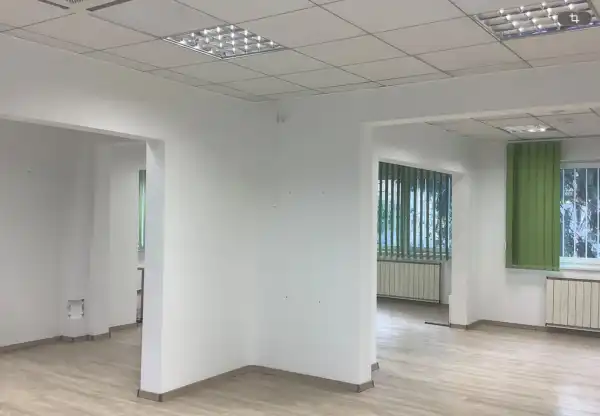 Eladó üzlethelyiség utcai bejáratos, Békéscsaba 14 szoba 566 m² 249 M Ft + Áfa