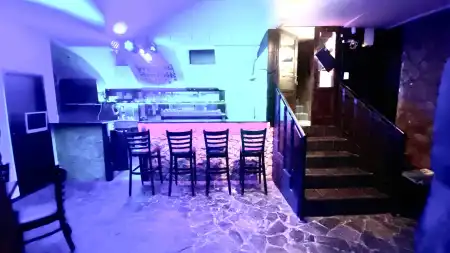 eladó üzlethelyiség utcai bejáratos, Budapest, VIII. kerület
