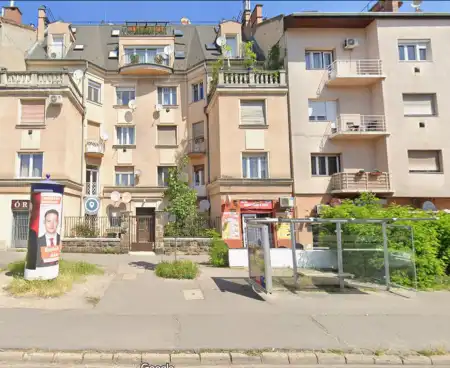 eladó üzlethelyiség utcai bejáratos, Budapest, XIV. kerület