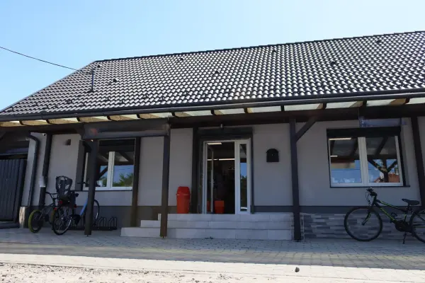 Eladó üzlethelyiség utcai bejáratos, Ceglédbercel 1 szoba 200 m² 178 M Ft