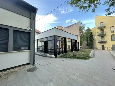 Eladó üzlethelyiség utcai bejáratos, Eger 1 szoba 75 m² 93.5 M Ft