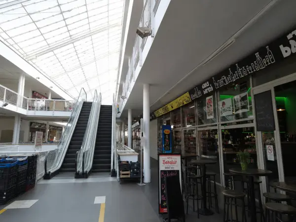 Eladó üzlethelyiség üzletházban, Budapest, II. kerület 57 m² 70 M Ft