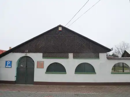 Eladó üzleti ingatlan, Albertirsa 1 szoba 92 m² 27 M Ft