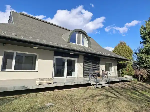 Eladó üzleti ingatlan, Budaörs 5 szoba 185 m² 249 M Ft