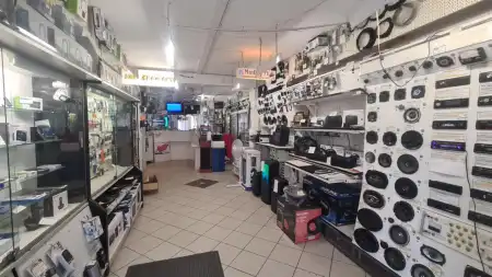 eladó üzleti ingatlan, Dunaújváros