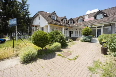 Eladó üzleti ingatlan, Rétság 2 szoba 64 m² 24.9 M Ft