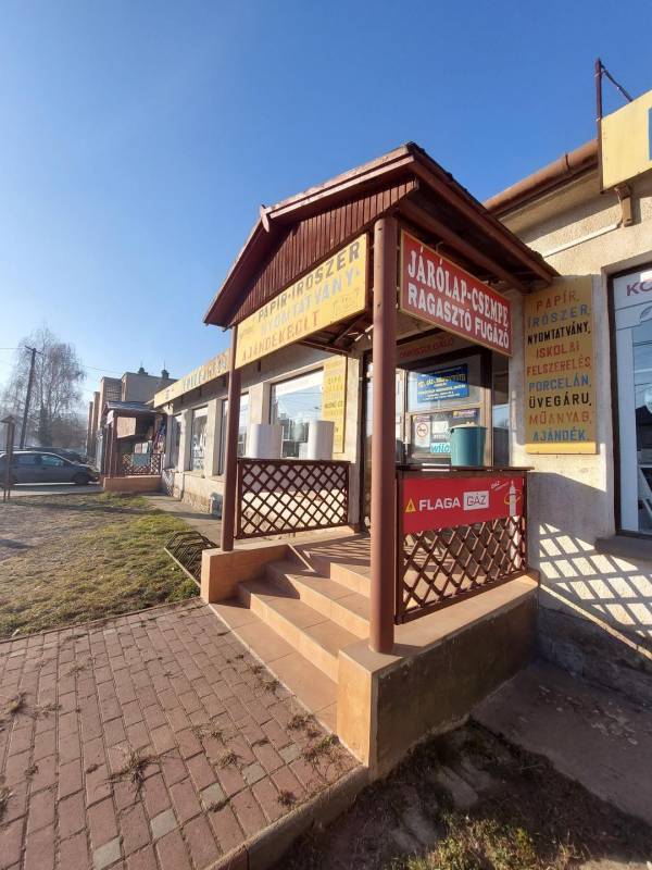 eladó üzleti ingatlan, Romhány
