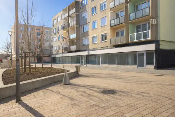 Eladó üzleti ingatlan, Tatabánya 79 m² 79 M Ft