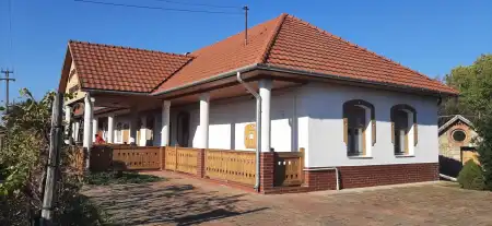 eladó vendéglátás, Gönc