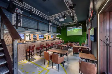 eladó vendéglátás, Paks