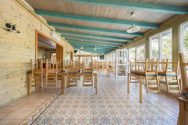 Eladó vendéglátás, Vác 10 szoba 554 m² 258 M Ft