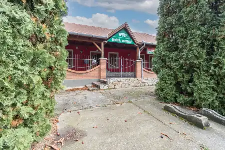 Eladó vendéglátás, Vámosmikola 447 m² 109 M Ft