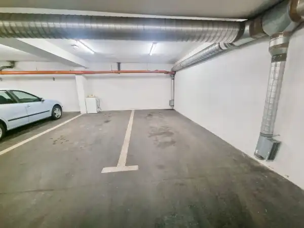 Kiadó garázs, Budapest, IX. kerület 14 m² 20 E Ft/hó