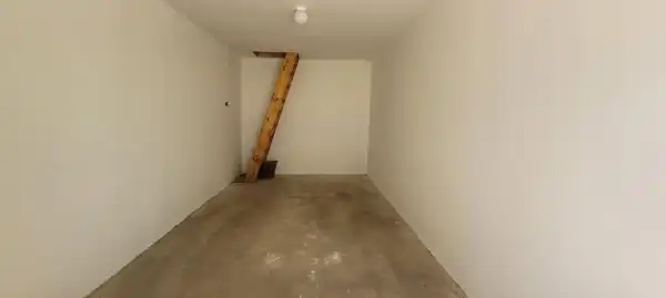 Kiadó garázs, Nyíregyháza 16 m² 25 E Ft/hó