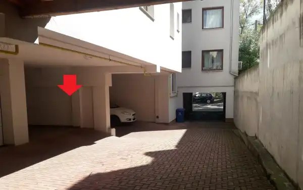 Kiadó garázs, Pécs 15 m² 17 E Ft/hó