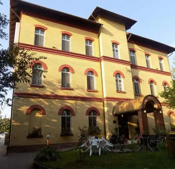 Kiadó hotel, szálloda, Budapest, IX. kerület 25 szoba 441 m² 3.95 M Ft/hó