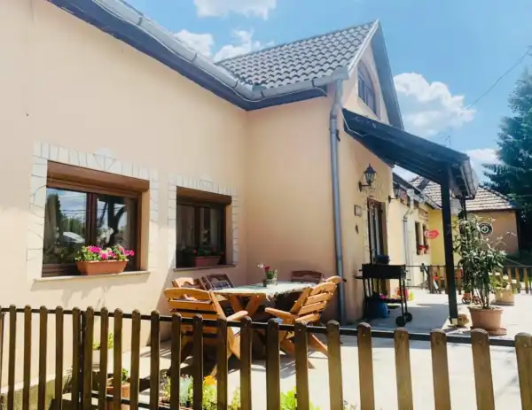 Kiadó ingatlan, Becske 4 szoba 220 m² 800 E Ft/hó