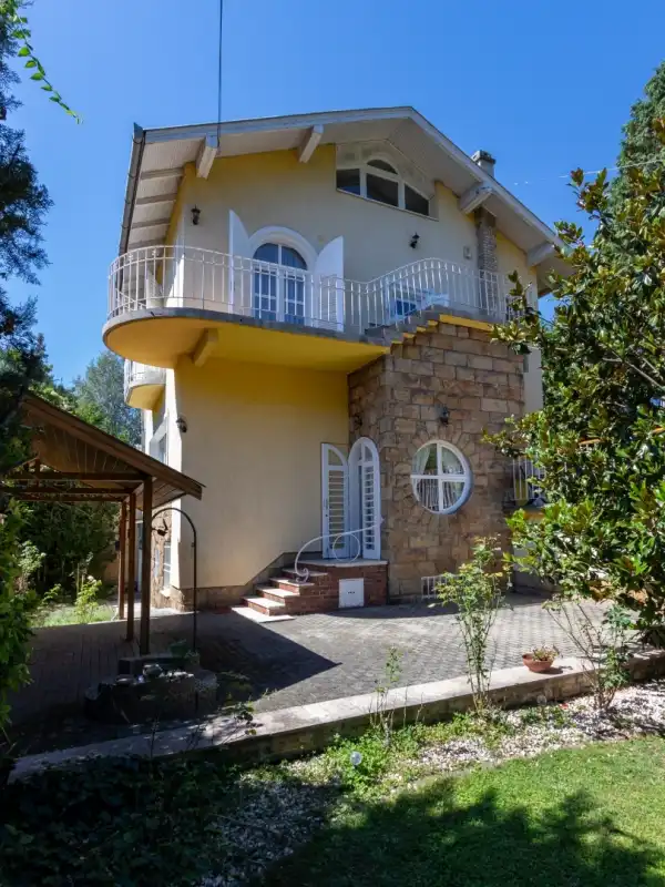 Kiadó ingatlan, Budapest, II. kerület 6 szoba 220 m² 1.1 M Ft/hó