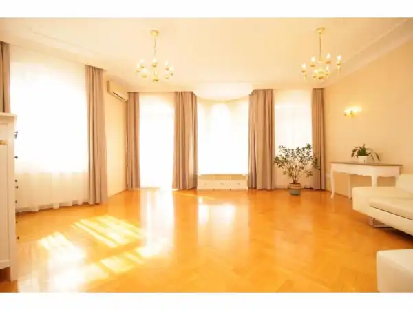 Kiadó ingatlan, Budapest, III. kerület 6 szoba 250 m² 920 E Ft/hó