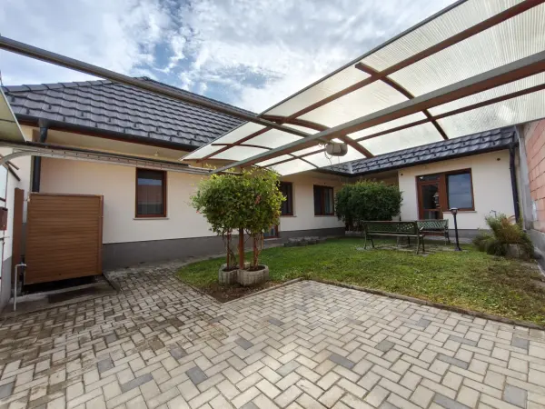 Kiadó ingatlan, Esztergom 2 szoba 117 m² 290 E Ft/hó