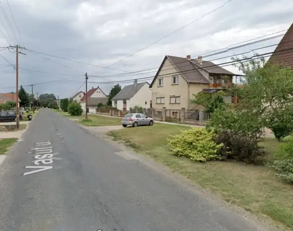 Kiadó ingatlan, Kecskéd 7 szoba 311 m² 500 E Ft/hó